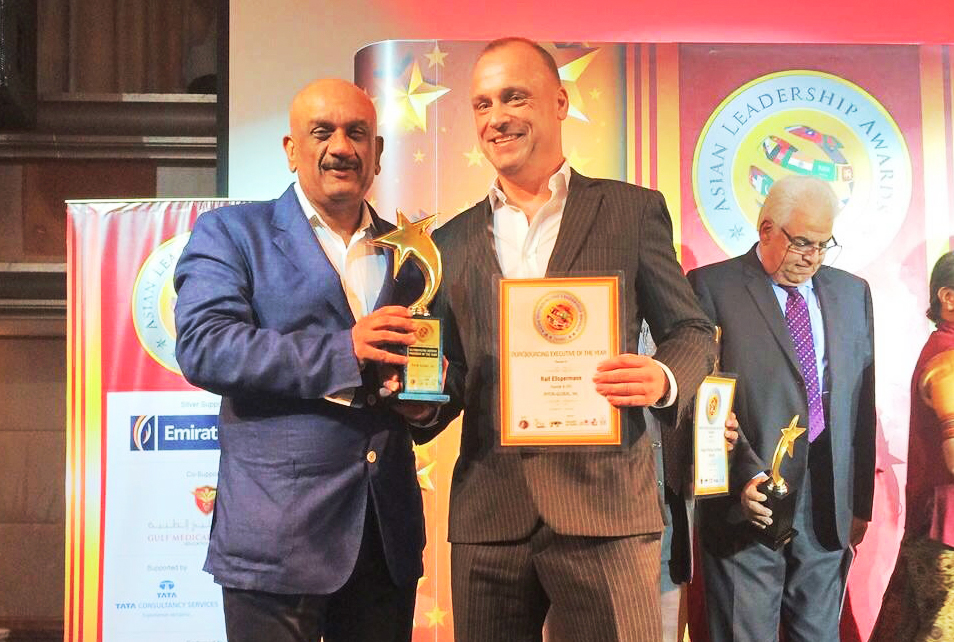 Ralf Ellspermann receiving recognition at the Asia BPO Summit